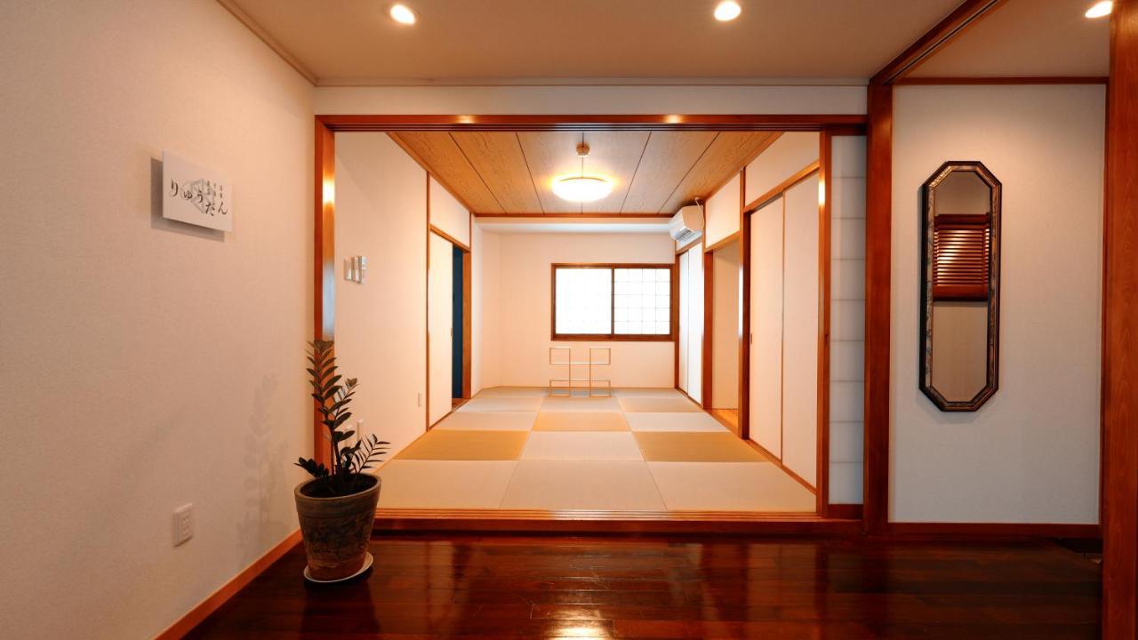 琉球モダン宿りゅうだん Naha Bagian luar foto